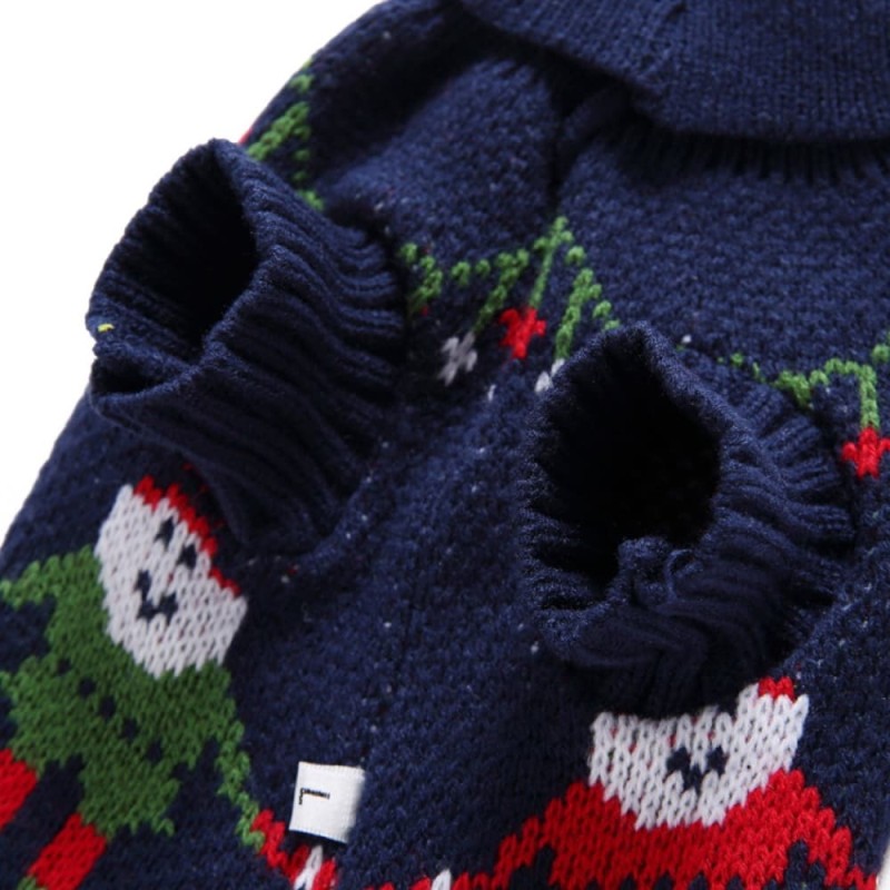 Knitted sweater for dogs